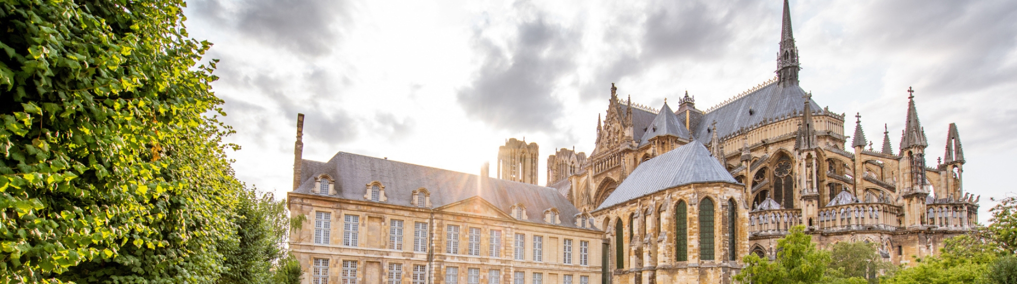 Vue de l'extérieur de la cathédrale de Reims