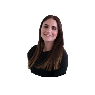 Portrait professionnel de Candice Carlin sur fond blanc