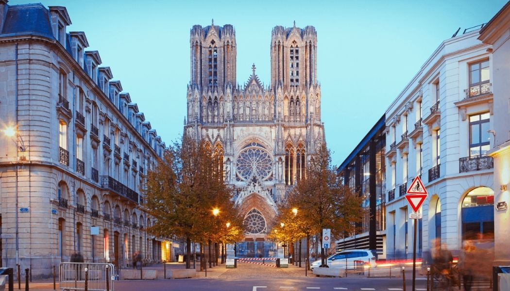 Cathédrale Notre-Dame de Reims au cœur de la ville