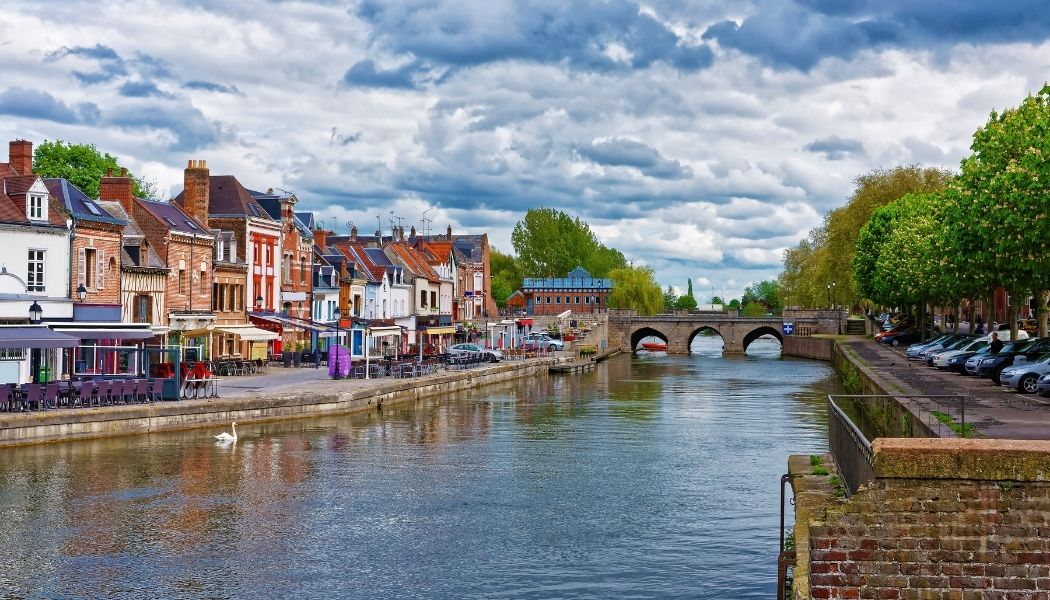 Vue d’Amiens avec sa cathédrale et son centre historique