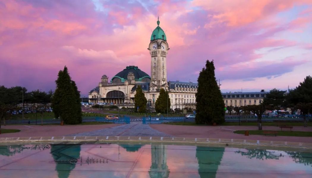 Vue de Limoges avec la gare des Bénédictins au coucher du soleil