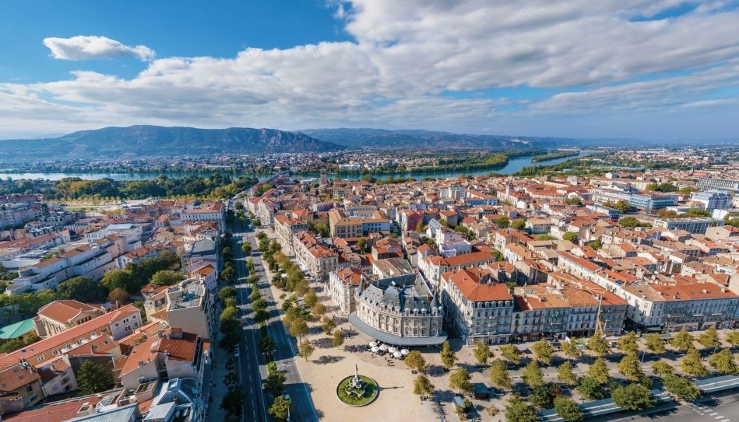 Vue aérienne panoramique de Valence et du Rhône dans la Drôme