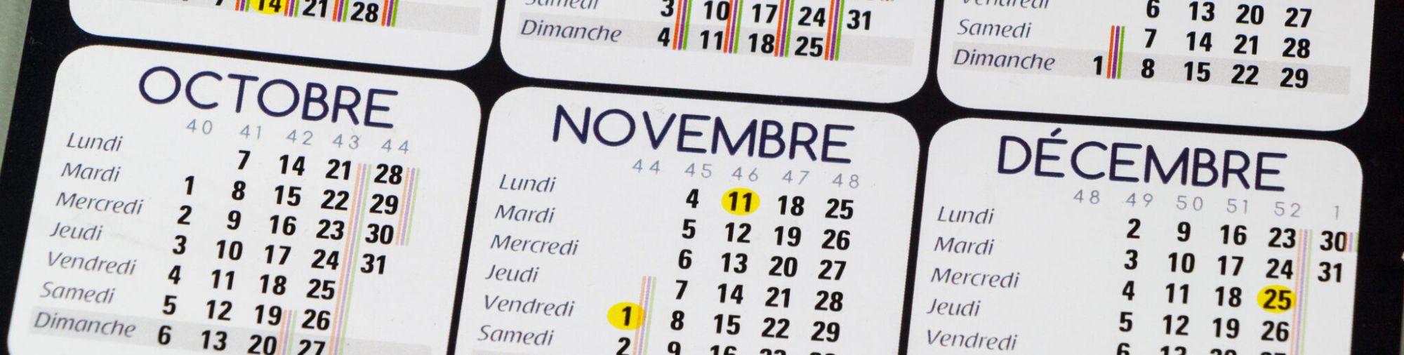 Calendrier montrant les jours fériés et les ponts, avec certaines dates surlignées